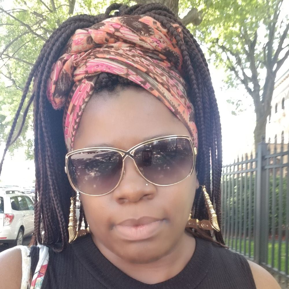 Meet your Posher, Denise